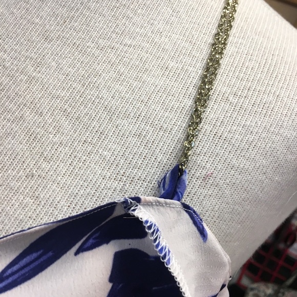 Floral print blouse with chain straps - Picture 3 of 8